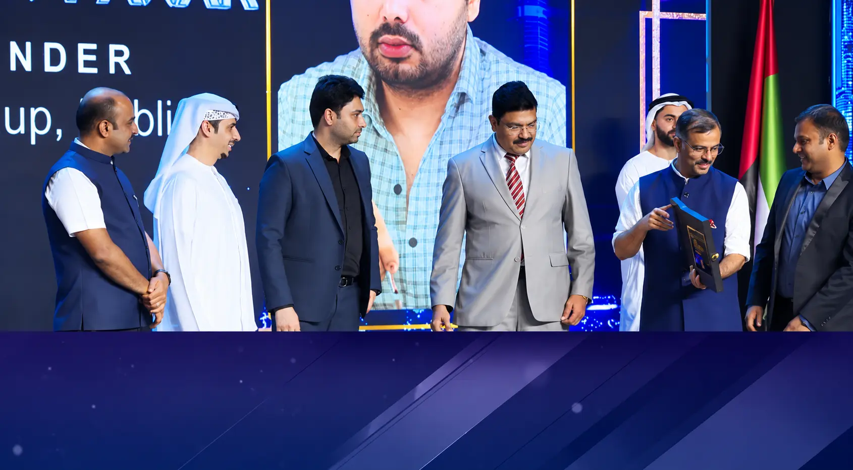 Chetan Pawar receiving the Dubai India Icon Award